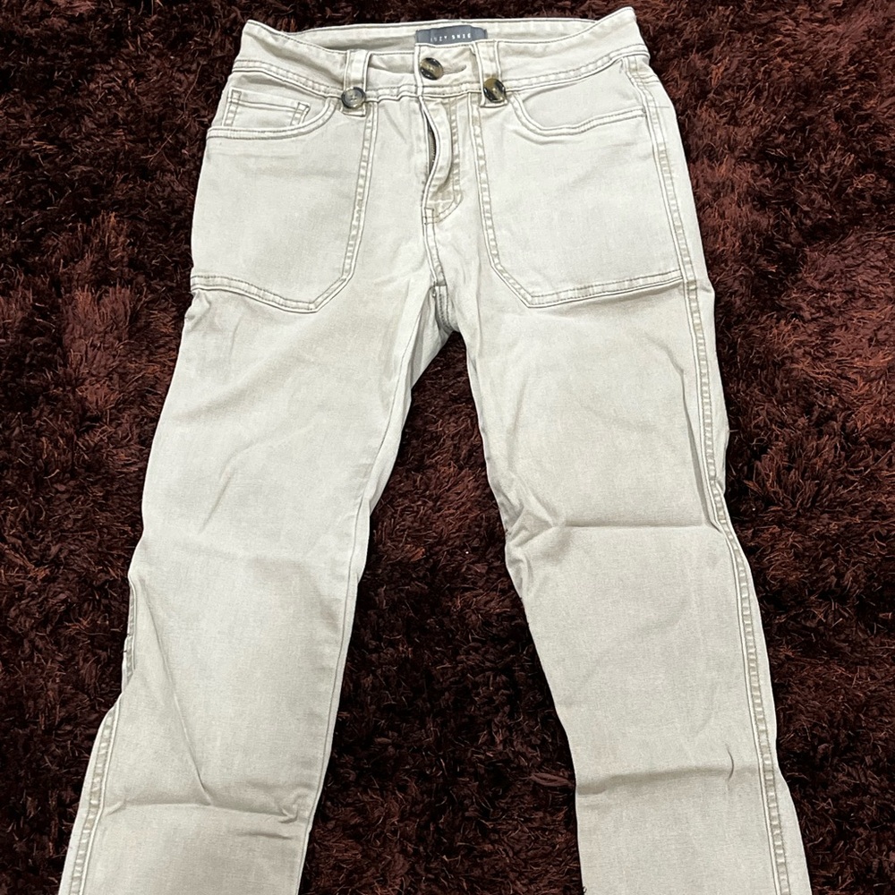 Suzy Shier Light Gray/Cream Straight-Leg Jeans